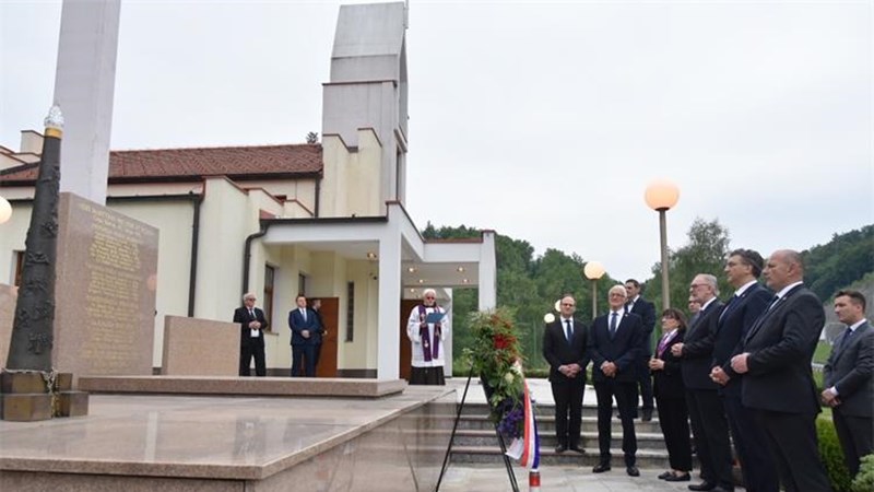 Plenković: Prisjećamo se bolnog poglavlja naše povijesti i gradimo europsku Hrvatsku na demokratskim vrijednostima